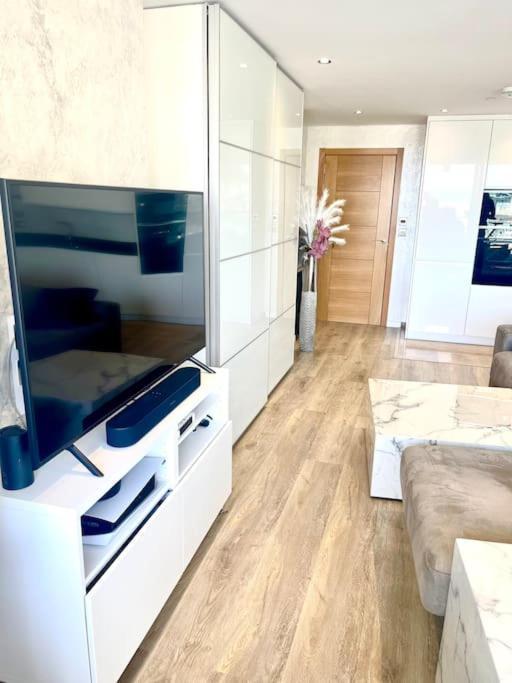 Ocean Village High Floor Luxury Modern Apartment 直布罗陀 外观 照片