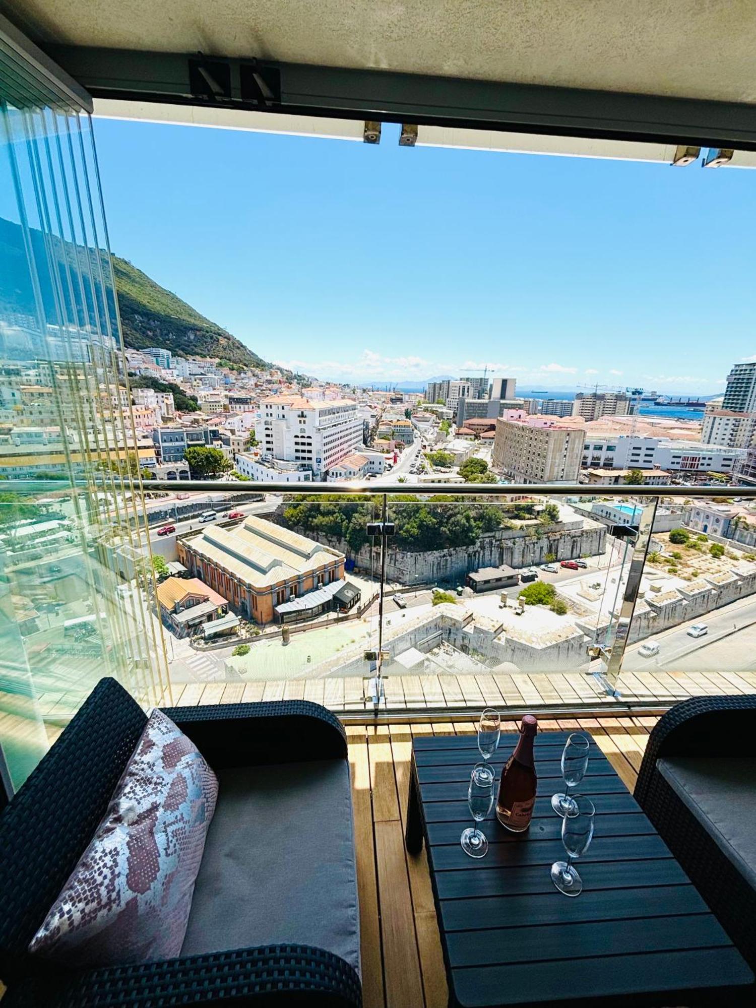 Ocean Village High Floor Luxury Modern Apartment 直布罗陀 外观 照片