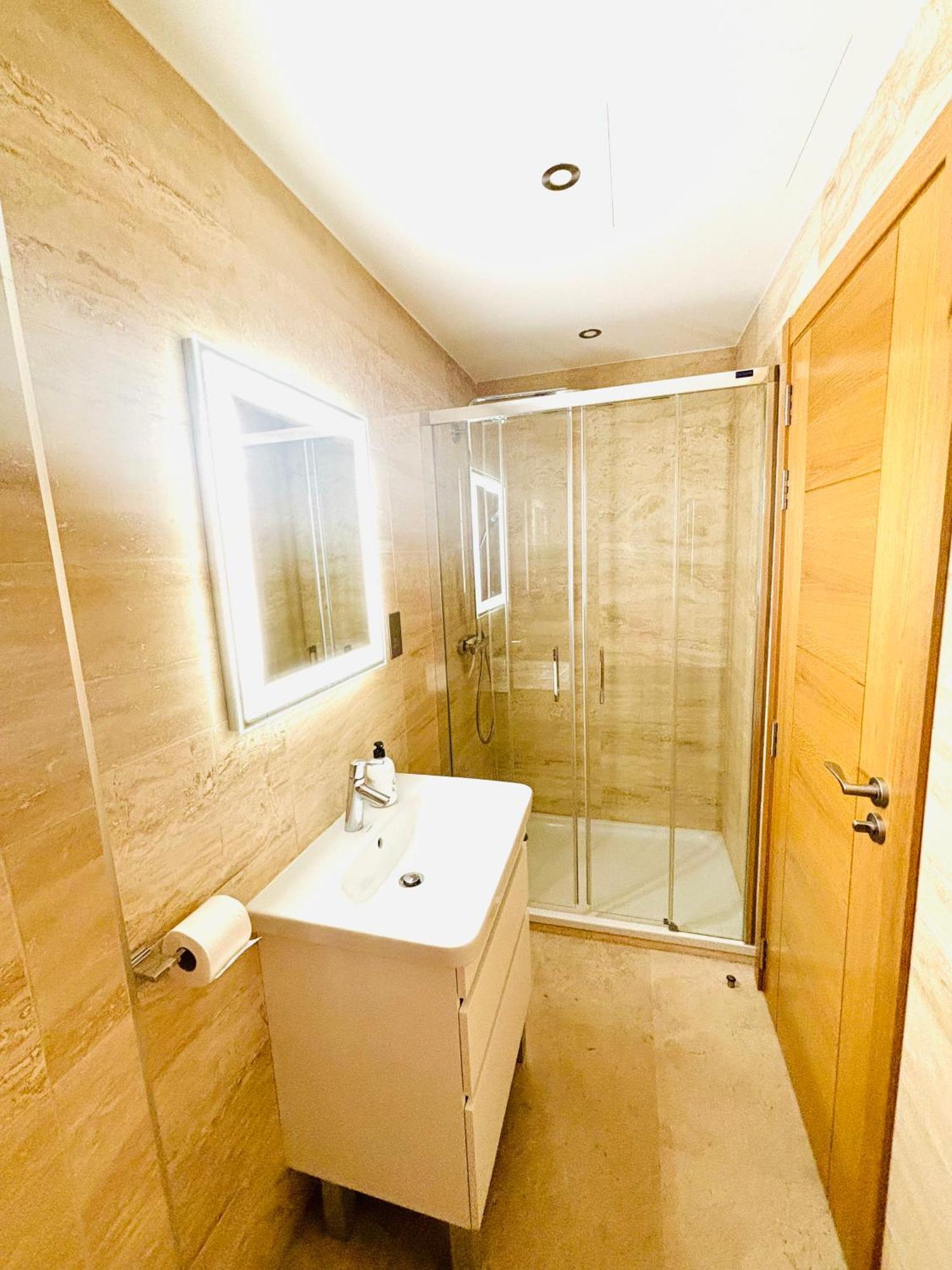 Ocean Village High Floor Luxury Modern Apartment 直布罗陀 外观 照片